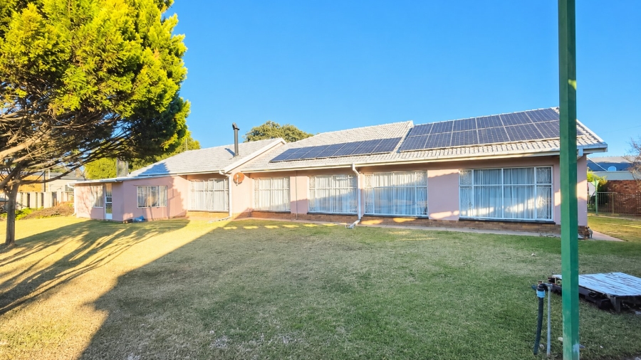 4 Bedroom Property for Sale in Flamwood North West